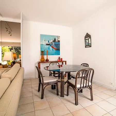 Matha Apartment *